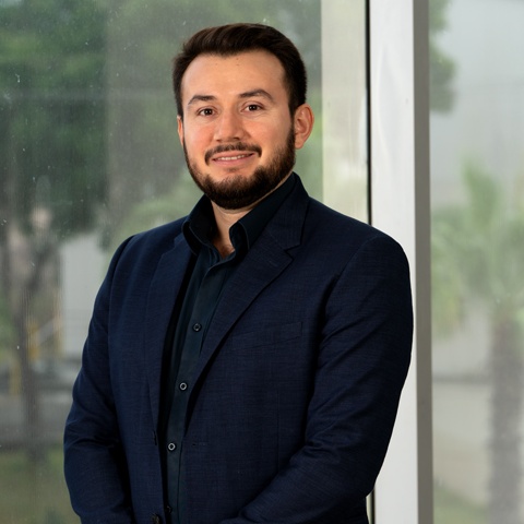 Dr. Edwin Valarezo